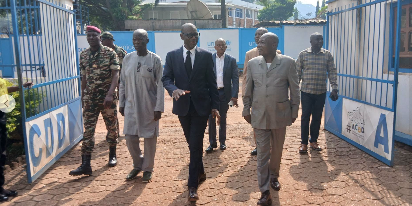 Visite de travail du Ministre Roger ANDJALANDJI